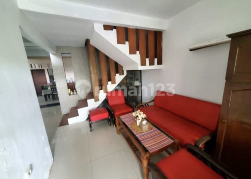 2012. Wisma Lidah Kulon, Lakarsantri, Kota Surabaya.