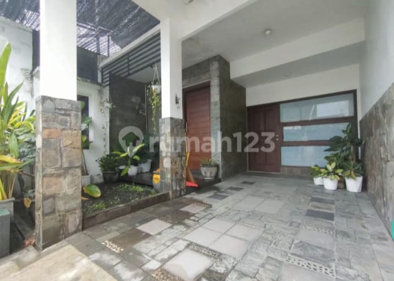 2012. Wisma Lidah Kulon, Lakarsantri, Kota Surabaya.