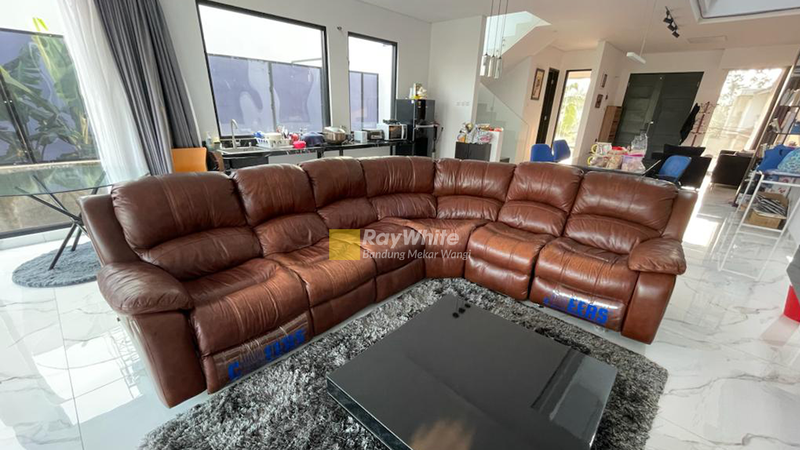 Rumah Modern Minimalis Cipaku Indah