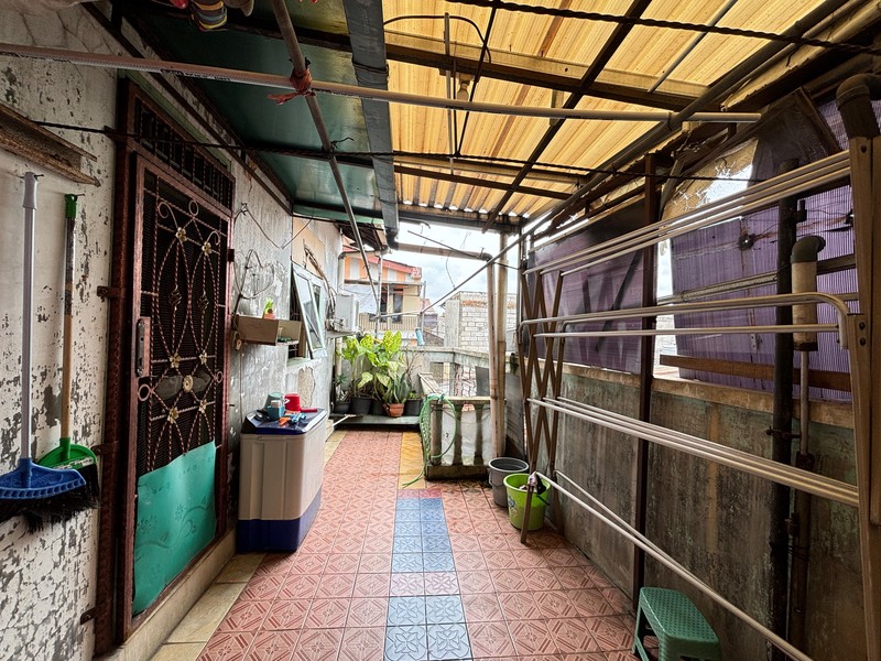 Rumah Posisi Lebih Tinggi dari Jalan di Cijantung Jakarta Timur