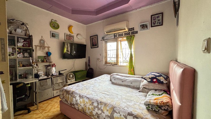 Rumah Posisi Lebih Tinggi dari Jalan di Cijantung Jakarta Timur