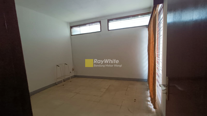 Rumah Klasik Bisa untuk usaha Suryani