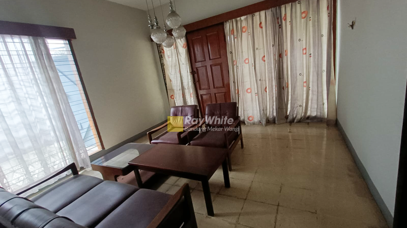 Rumah Klasik Bisa untuk usaha Suryani