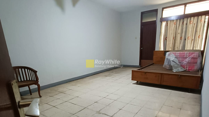 Rumah Klasik Bisa untuk usaha Suryani