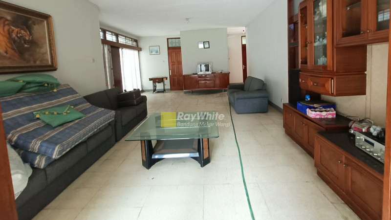 Rumah Klasik Bisa untuk usaha Suryani