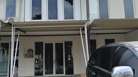 Disewakan Ruko San Antonio Pakuwon City Surabaya Timur - Parkiran Mobil Luas 