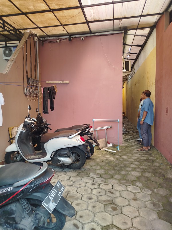 JUAL RUGI LUNASIN KPR , RUMAH KOS KUTISARI SELATAN