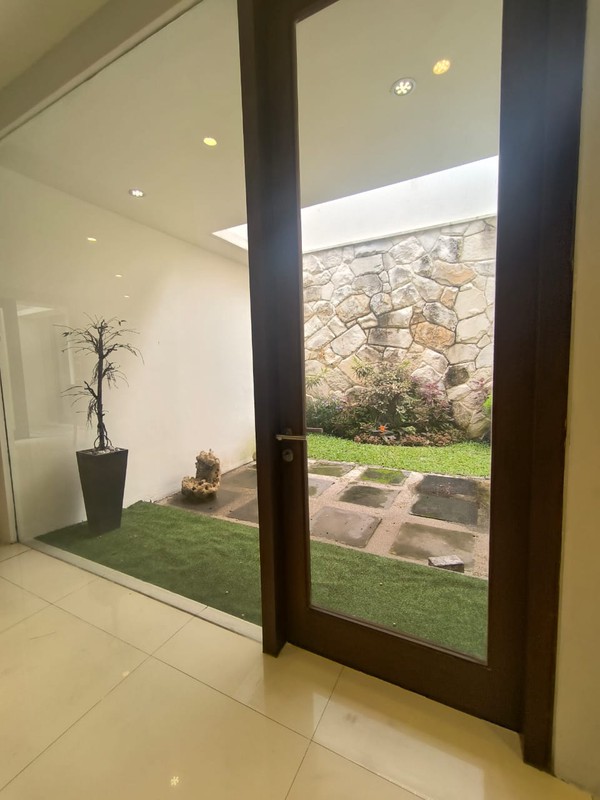 DIJUAL RUMAH FULL FURNISHED PALM HILL CITRALAND SURABAYA BARAT