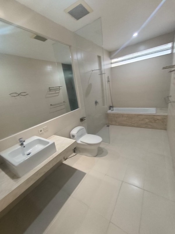 DIJUAL RUMAH FULL FURNISHED PALM HILL CITRALAND SURABAYA BARAT