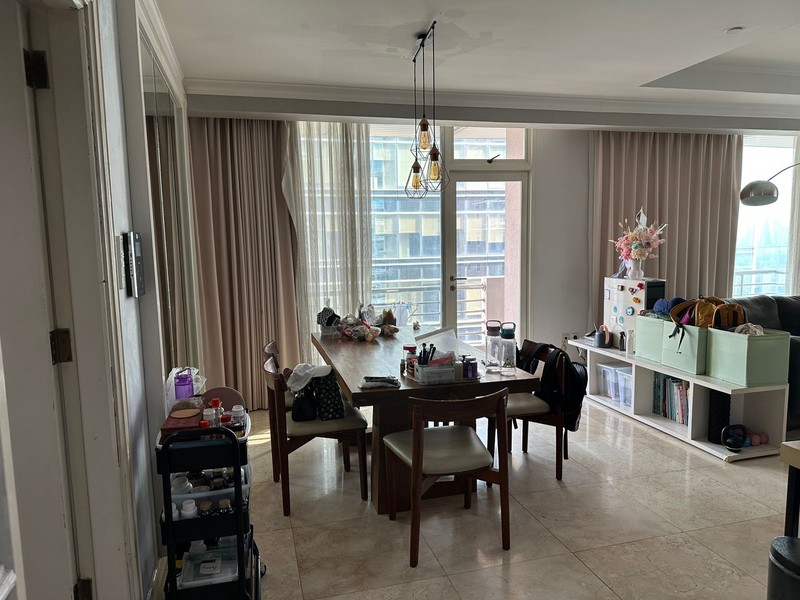 Dijual apartemen Istana Sahid 3BR lokasi strategis, view bagus untuk hunian maupun investasi di jakarta pusat