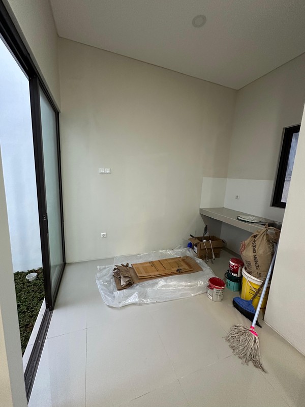 Rumah minimalis, 2 lantai  dekat Fresh Market Emerald Bintaro