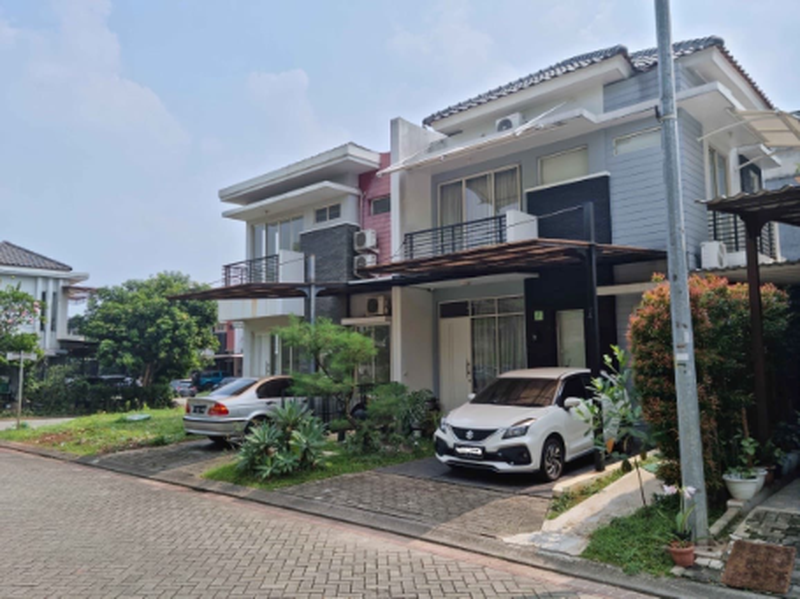 Rumah Bagus Di Residence One, Jl Blue Safir BSD Tangerang Selatan
