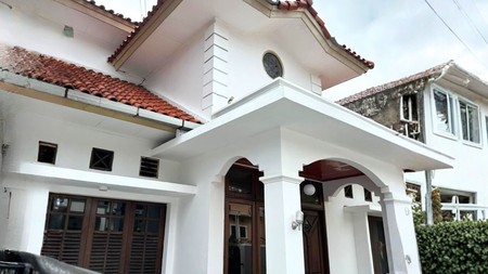 Rumah 2 Lantai di Jatiwaringin Asri Pondok Gede