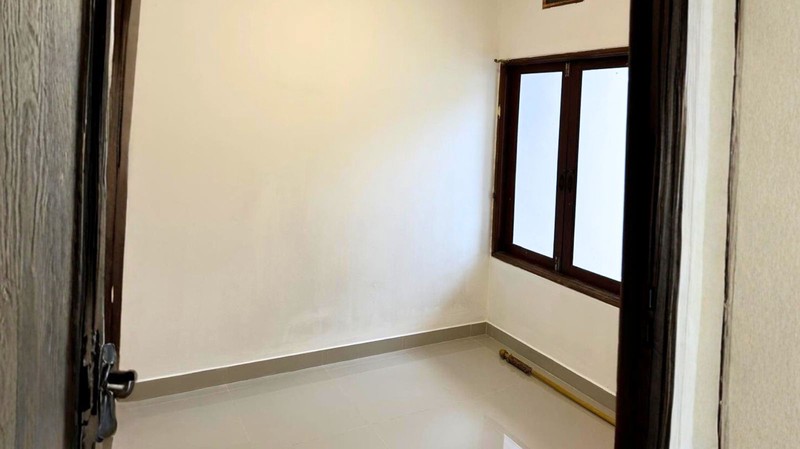 Rumah 2 Lantai di Jatiwaringin Asri Pondok Gede