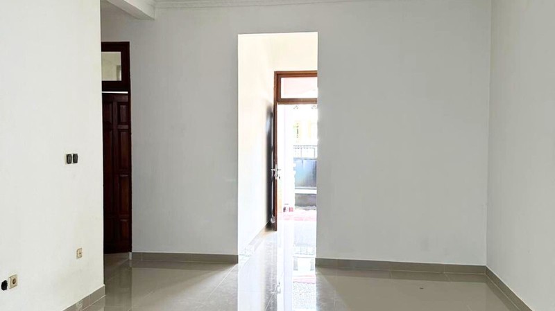 Rumah 2 Lantai di Jatiwaringin Asri Pondok Gede