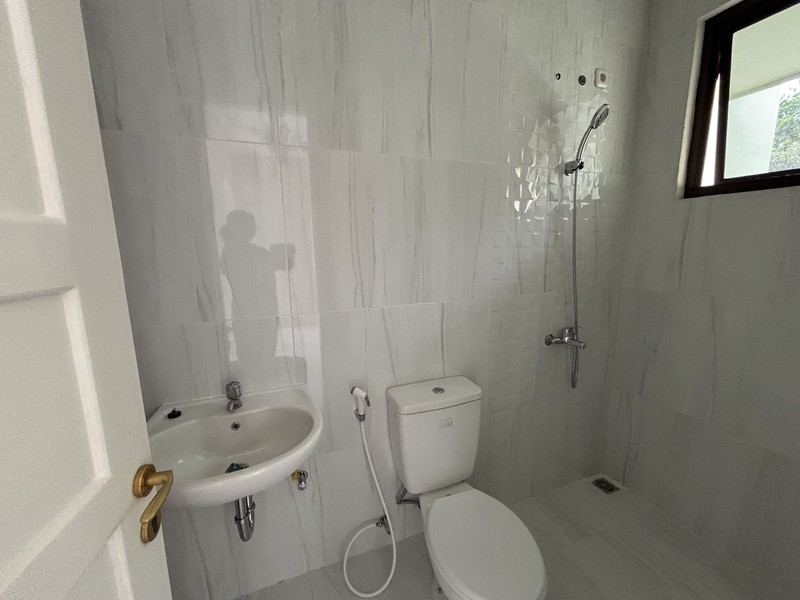 Rumah Siap Huni 2 Lantai Hadap Taman di Legenda Wisata Cibubur 