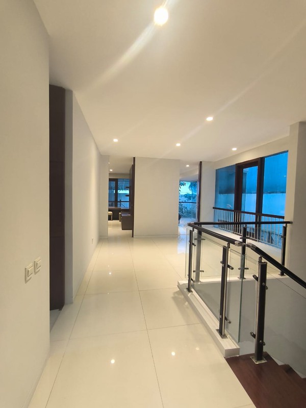 DIJUAL/SEWAKAN RUMAH PALM HILL CITRALAND SURABAYA