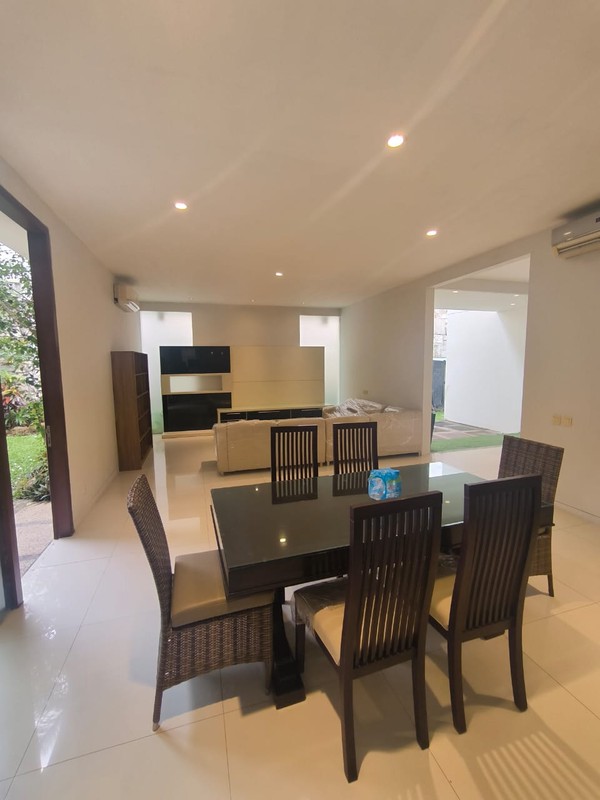 DIJUAL/SEWAKAN RUMAH PALM HILL CITRALAND SURABAYA