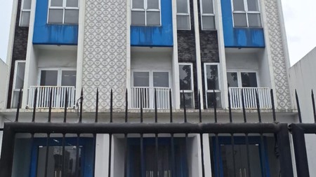Dijual  Ruko Baru  Di  Bintaro sektor 3A Pinggir Jalan besar dan strategis