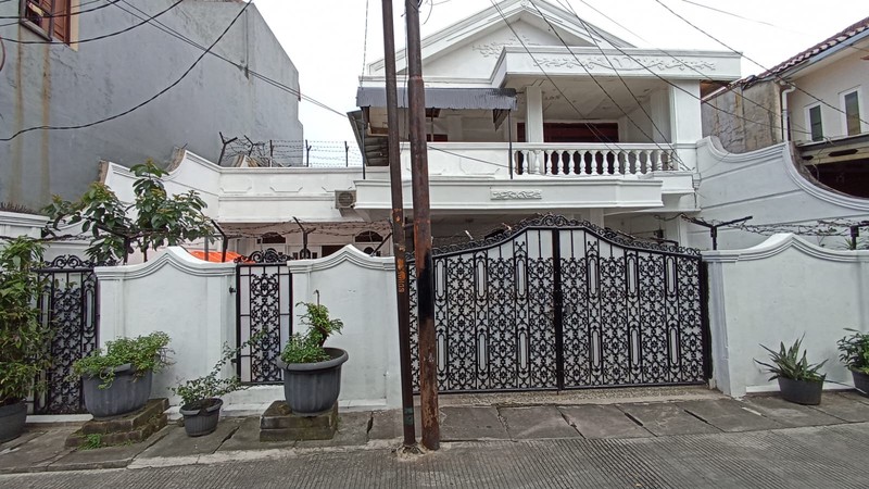 Rumah 2 Lantai di Lapangan Ros Bukit Duri Tebet Jaksel