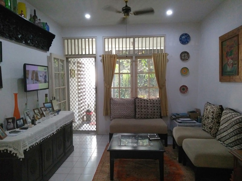 Rumah 2 Lantai, Bangunan kokoh, Rapih dan Nyaman Lokasi strategis di Bintaro 