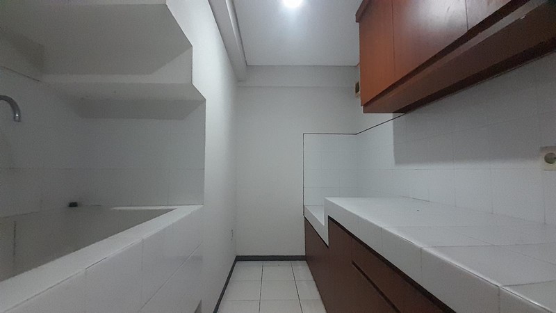 Sewa Rumah Mewah Dukuh Patra 400m² - Kolam Renang Pribadi, Dekat Kuningan, Ideal untuk Ekspatriat & Diplomat