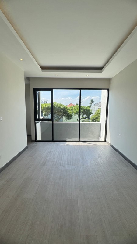 2013. Woodland Citraland Surabaya Barat