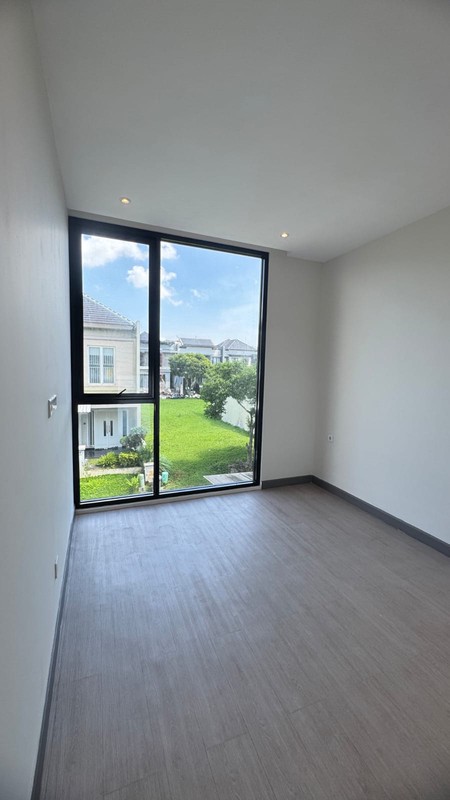 2013. Woodland Citraland Surabaya Barat