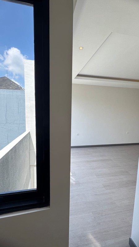 2013. Woodland Citraland Surabaya Barat