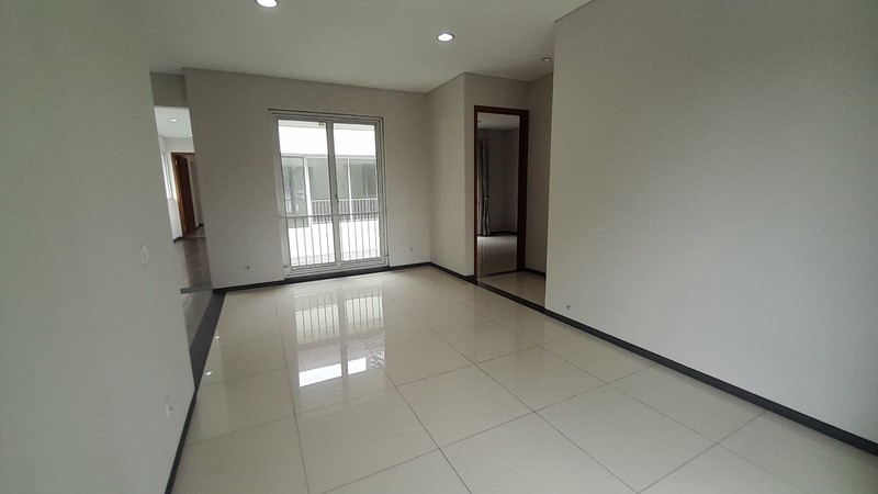 Sewa Rumah Mewah Dukuh Patra 400m² - Kolam Renang Pribadi, Dekat Kuningan, Ideal untuk Ekspatriat & Diplomat