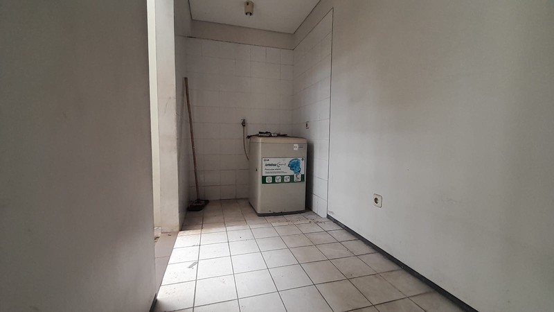 Sewa Rumah Mewah Dukuh Patra 400m² - Kolam Renang Pribadi, Dekat Kuningan, Ideal untuk Ekspatriat & Diplomat