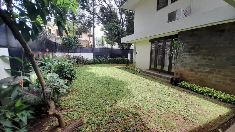 Rumah 2 Lantai Disewakan di Menteng Dalam Tebet Jaksel