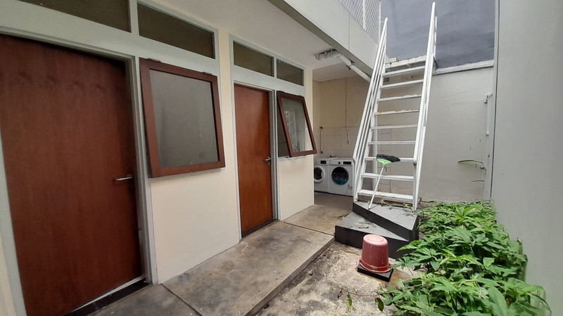 Rumah 2 Lantai Disewakan di Menteng Dalam Tebet Jaksel