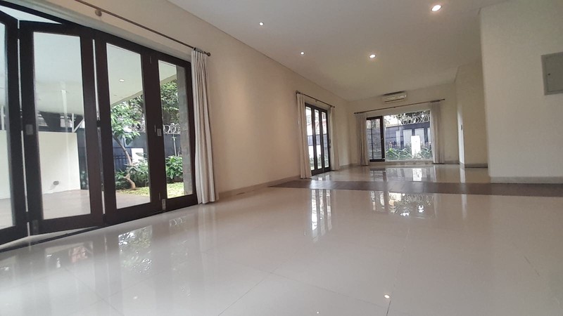 Rumah 2 Lantai Disewakan di Menteng Dalam Tebet Jaksel