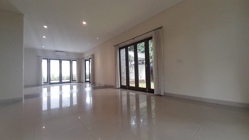 Rumah 2 Lantai Disewakan di Menteng Dalam Tebet Jaksel