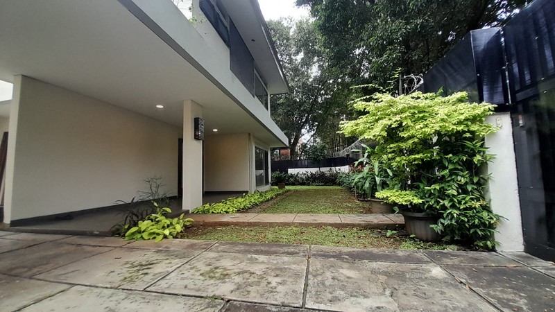 Rumah 2 Lantai Disewakan di Menteng Dalam Tebet Jaksel