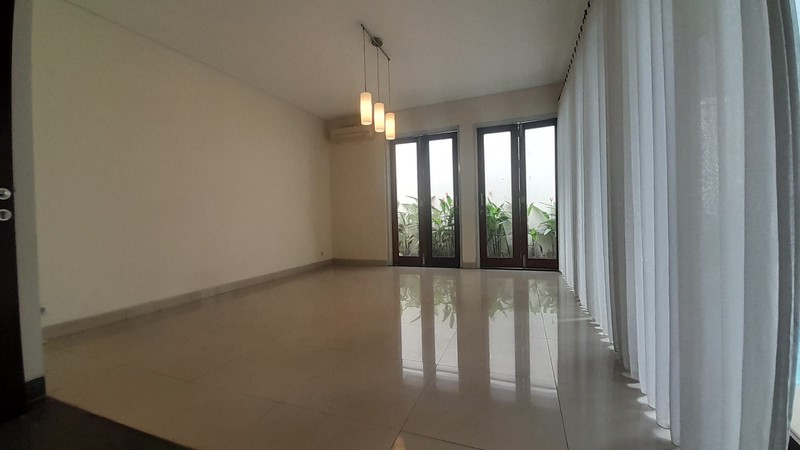 Rumah 2 Lantai Disewakan di Menteng Dalam Tebet Jaksel