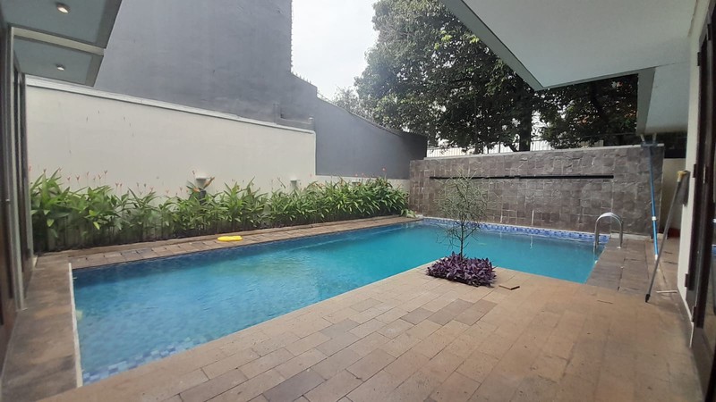 Rumah 2 Lantai Disewakan di Menteng Dalam Tebet Jaksel