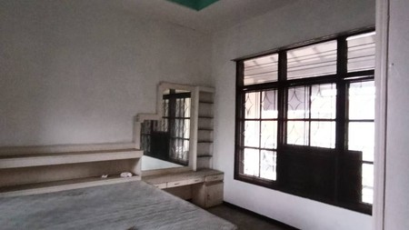 Disewakan Rumah Luas Bagus Siap Huni di Tenggilis Timur