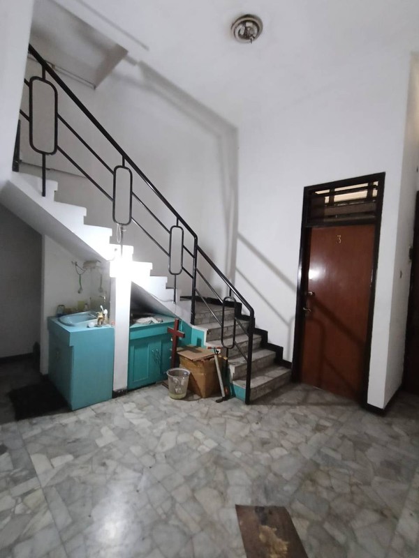 Disewakan Rumah Luas Bagus Siap Huni di Tenggilis Timur