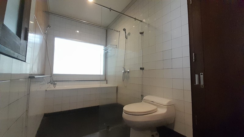 Rumah 2 Lantai + Kolam Renang di Menteng Dalam Tebet Jaksel