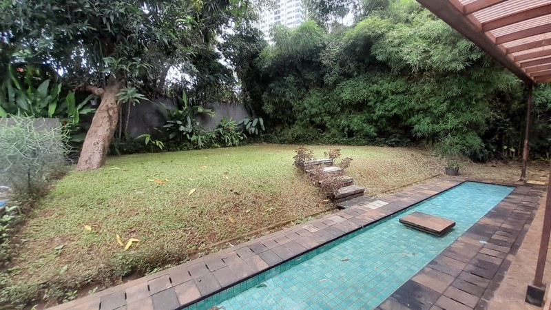 Rumah 2 Lantai + Kolam Renang di Menteng Dalam Tebet Jaksel