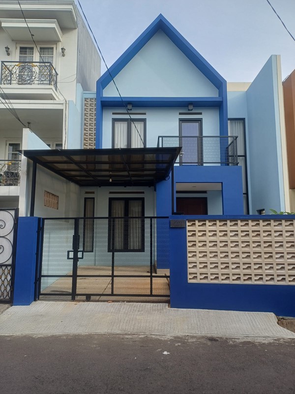 Disewakan Rumah 2 Lantai Brand New Semi Furnished di Tebet Barat, Jakarta Selatan