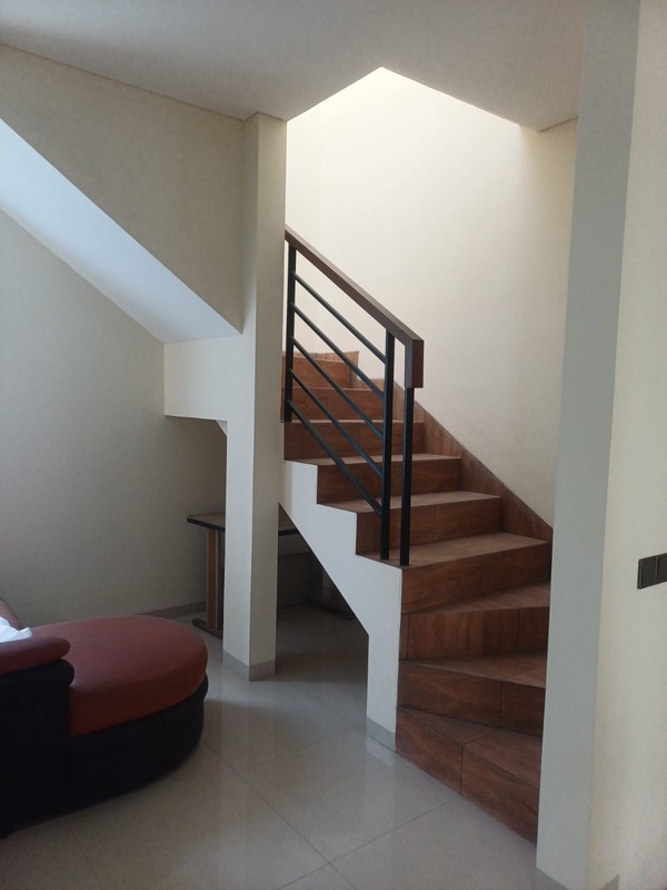 Disewakan Rumah 2 Lantai Brand New Semi Furnished di Tebet Barat, Jakarta Selatan