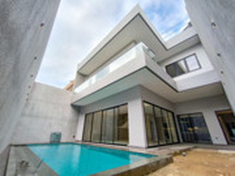 Rumah Mewah Dengan Kolam Renang Di Kebayoran Residence Bintaro Jaya, Dekat Tol