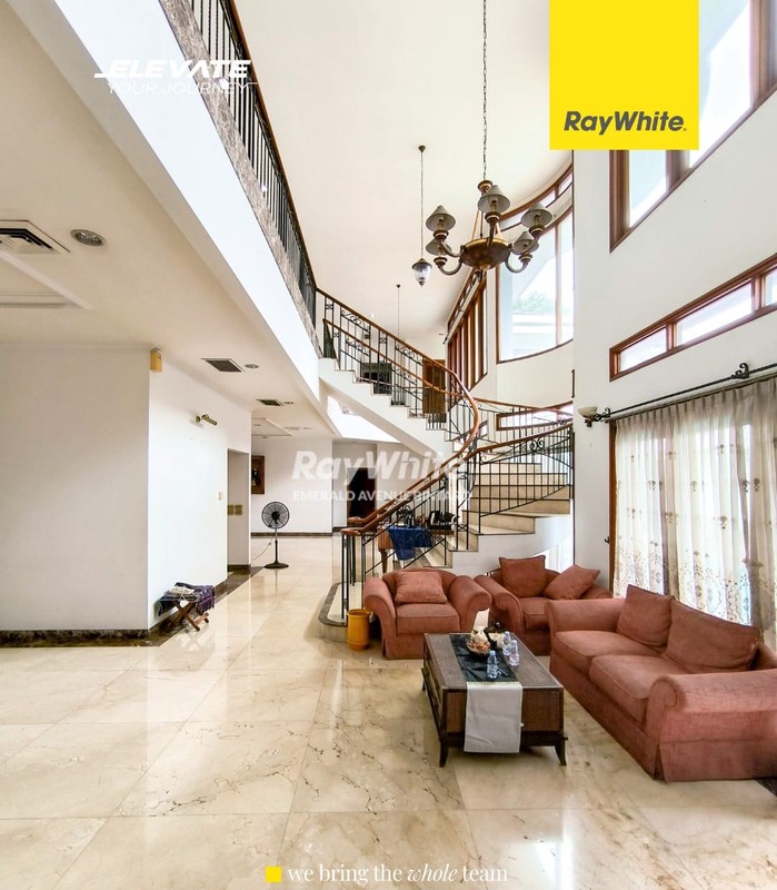 Rumah Mewah Dengan Kolam Renang Di Kebayoran Residence Bintaro Jaya, Dekat Tol