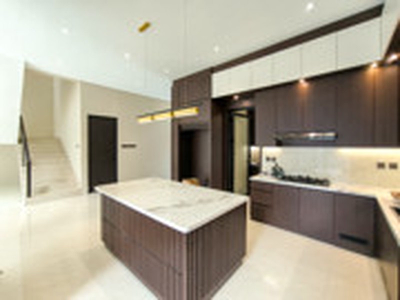 Rumah Mewah Dengan Kolam Renang Di Kebayoran Residence Bintaro Jaya, Dekat Tol