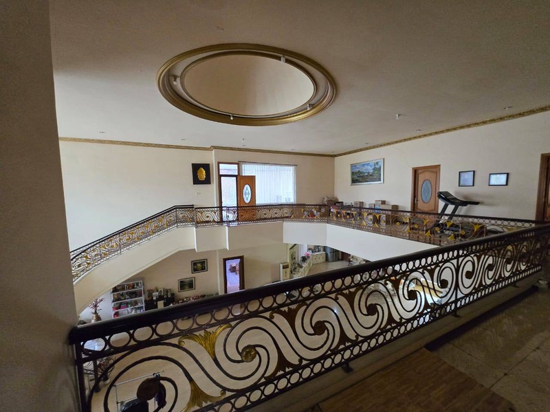 DIjual Rumah Mewah Siap Huni di Dharmahusada Indah Barat