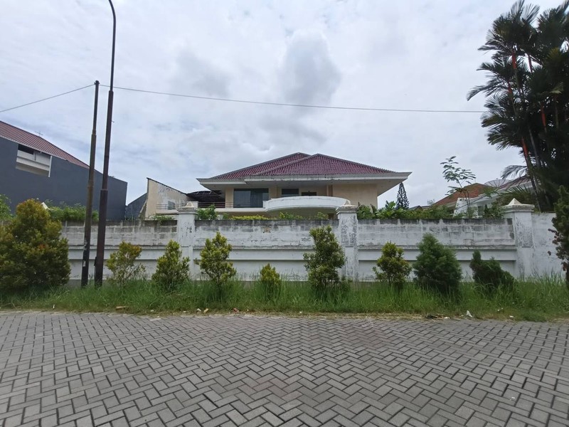 DIjual Rumah Mewah Siap Huni di Dharmahusada Indah Barat