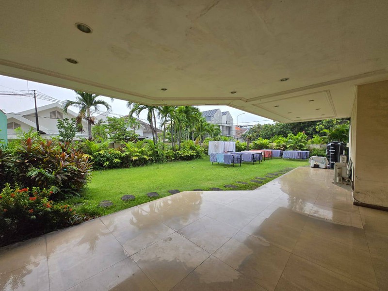 DIjual Rumah Mewah Siap Huni di Dharmahusada Indah Barat